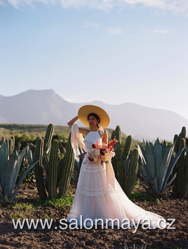 Allure Bridals F154 VÝPRODEJ 14900 KČ F154-Grace-F2_a87efb692e79826fef0df607e21e99ed.jpg