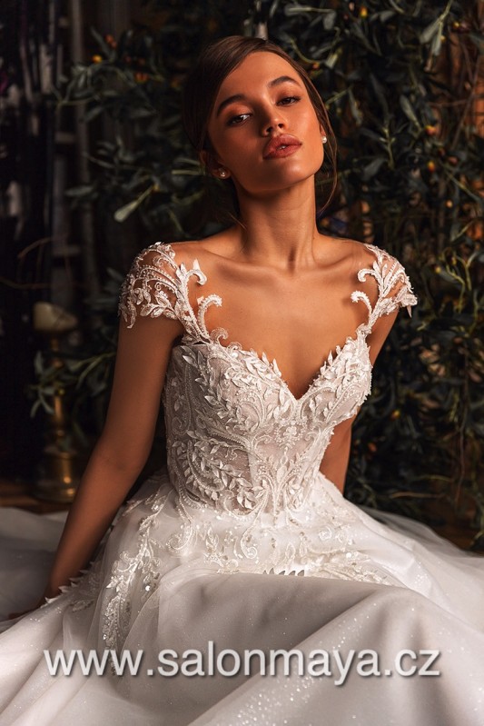Jasmine Kerry VÝPRODEJ 15900 KČ