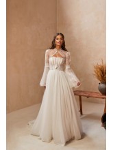 VÝPRODEJ 11900 KČ - Korzetové boho šaty s bohatou tylovou sukní. Přes šaty je možné vzít krajkový boho top s volánovými rukávy. 