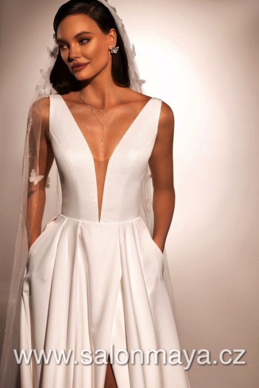 Jasmine - Leon leon-tenderness-of-touch-collection-katy-kiss-2024-2_600x900.jpg