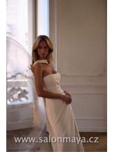 Elegantní svatební šaty s rovným korzetem, řasení na šatech zvýrazňuje ženskou siluetu, boční rozparek, šněrování. (S)